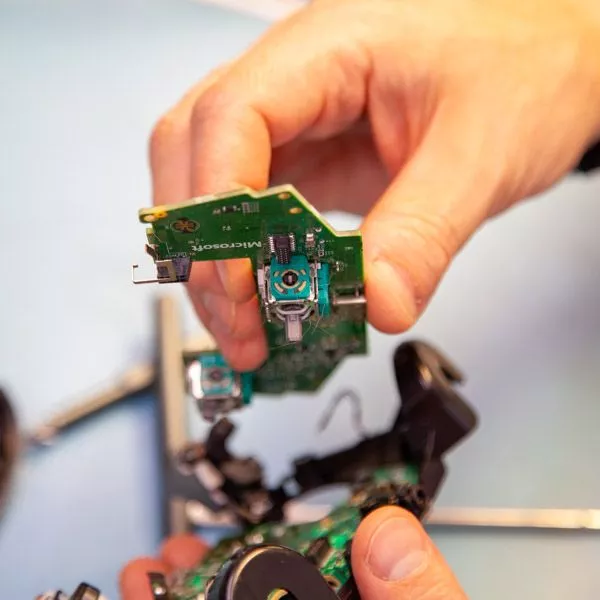 xbox-elite-controller-stick-drift-repair